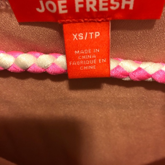 Joe fresh Tee with silver necklace XS - Picture 8 of 8